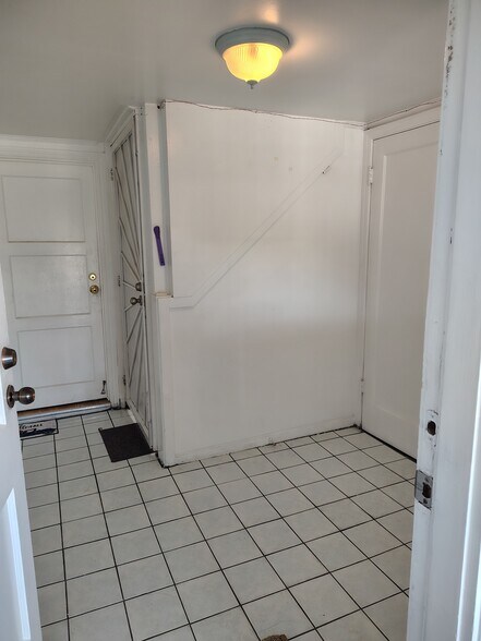 Main entrance - 3624 San Bruno Ave
