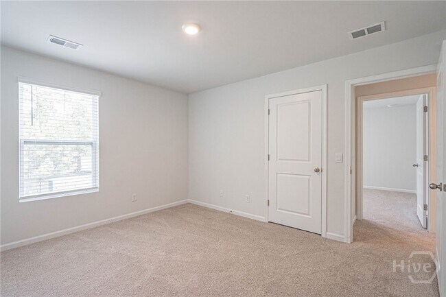 Building Photo - 1004 Bergamot Rd