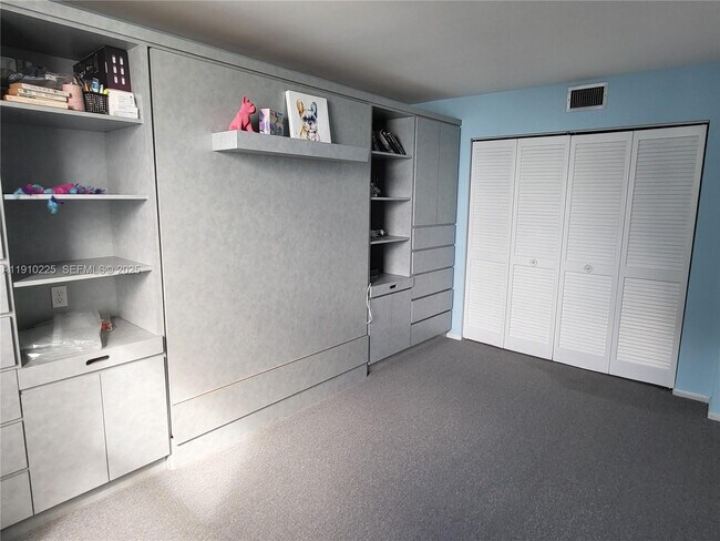 Building Photo - 2301 S Ocean Dr