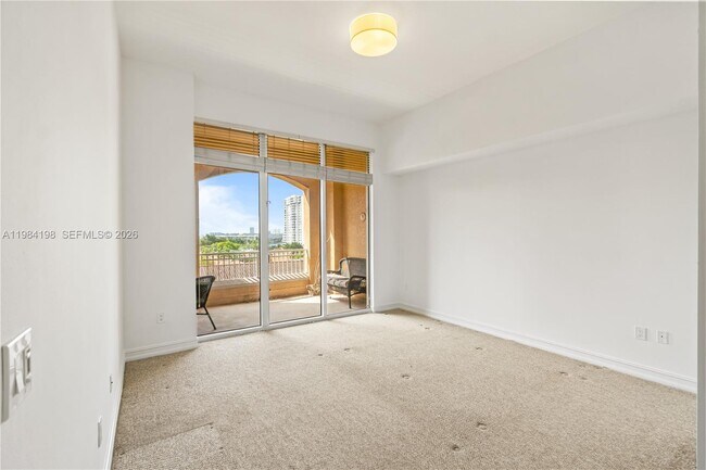 Building Photo - 3001 NE 185th St