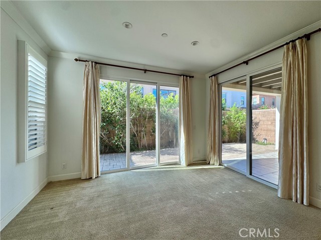 Building Photo - 121 Alumroot