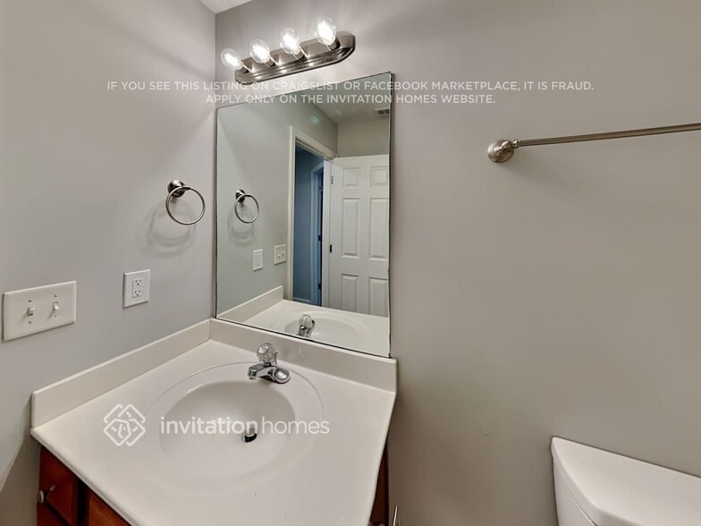 Building Photo - 2373 Walnut Tree Ln