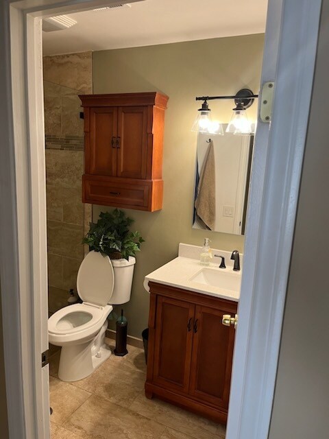 Guest Bath - 12161 Nugent Dr