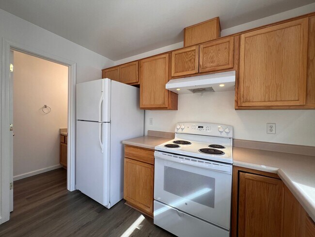 Building Photo - 665 Starlite Dr