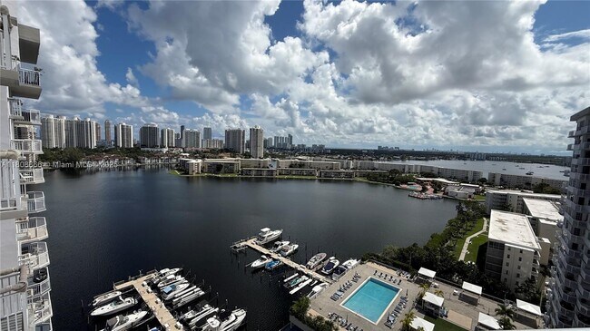 Building Photo - 18071 Biscayne Blvd