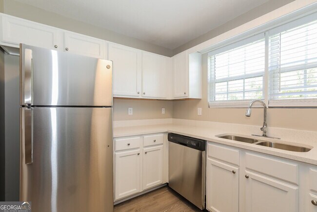 Building Photo - 1052 Navaho Trail