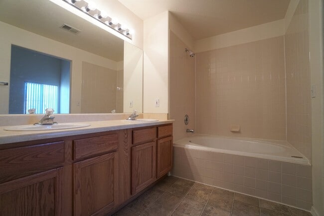Building Photo - 3610 Strawberry Field Grove