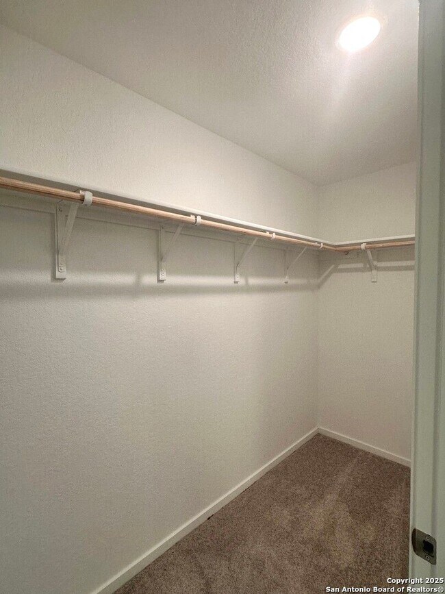 Building Photo - FULLY FURNISHED!!! 3Bed/2Bath House for Rent! Available Now! 12 or 6 month lease.