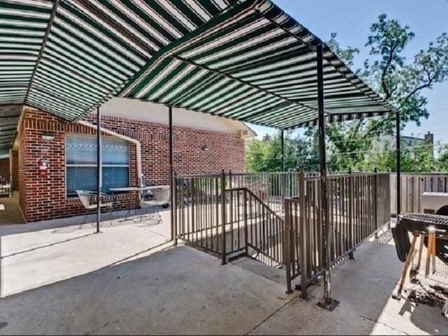 Back Deck - McFarlin Place Apartments