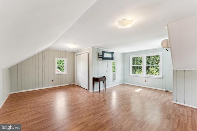 Building Photo - 1111 Woodside Pkwy
