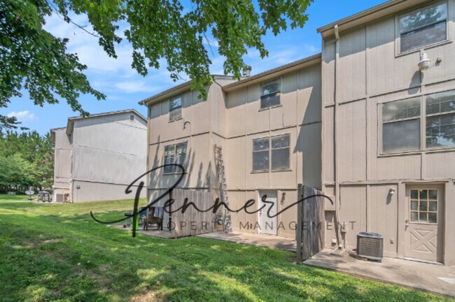 Building Photo - 1711 SW PARKRIDGE Dr