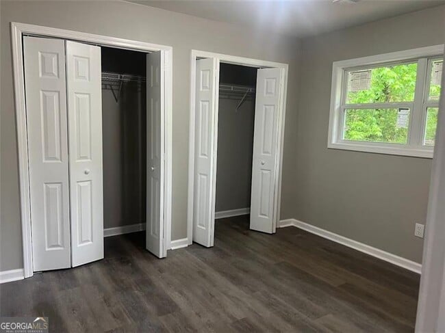 Building Photo - 1996 Chestnut Log Dr