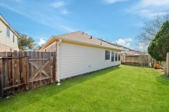 Building Photo - 15519 Elm Leaf Pl