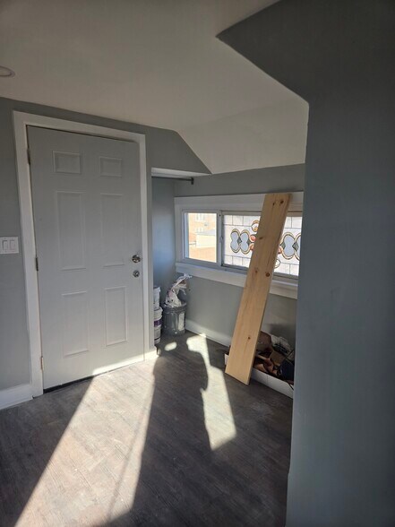 Building Photo - 4629 S Kedvale Ave