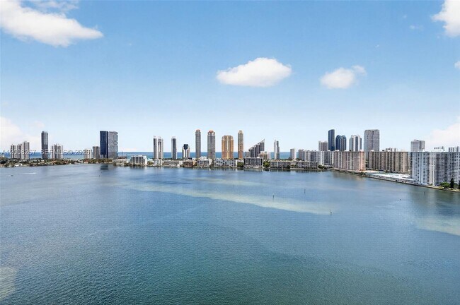 Building Photo - 3000 Island Blvd