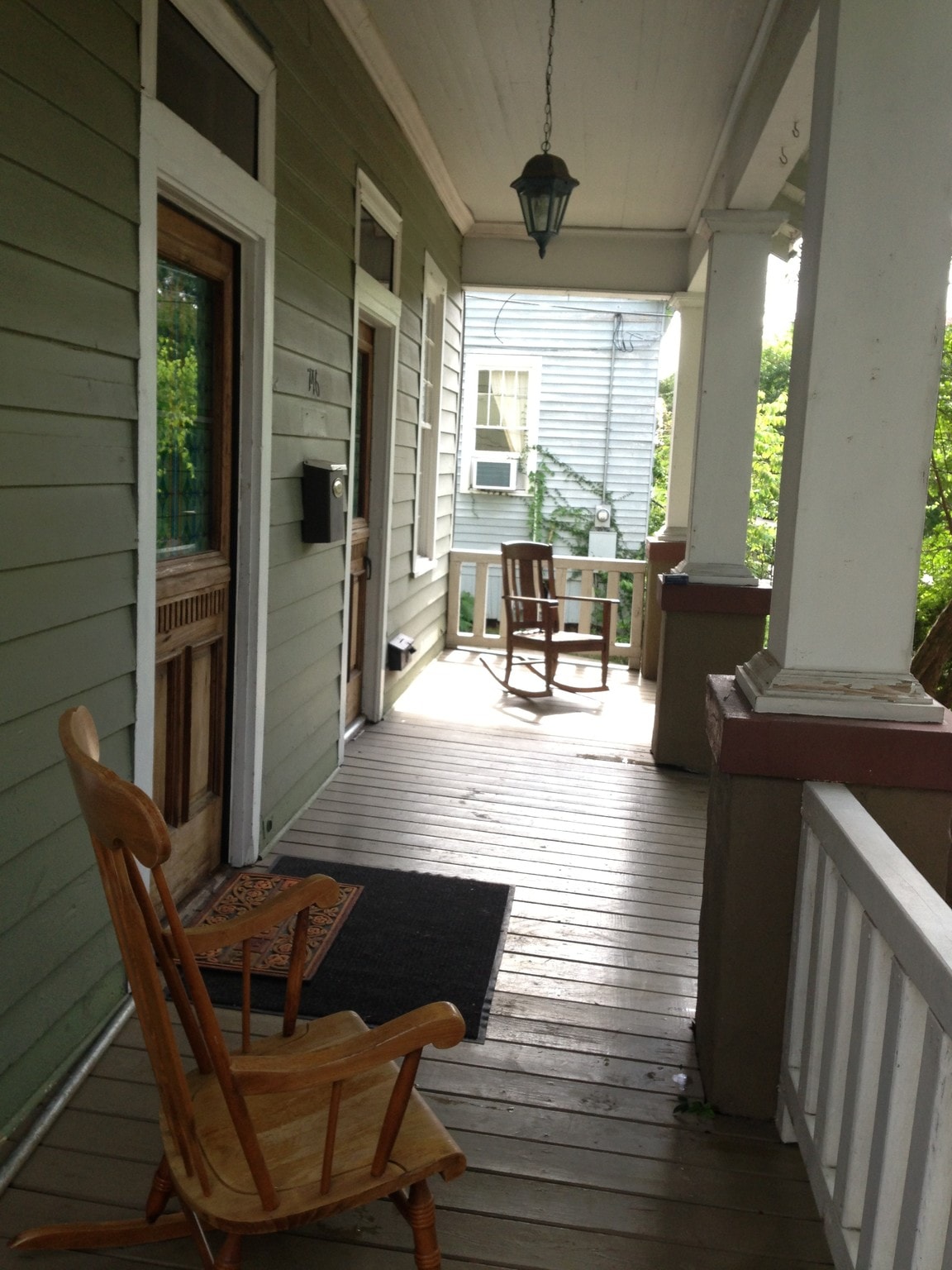 Amazing & huge front porch for relaxing! - 746 Europe St