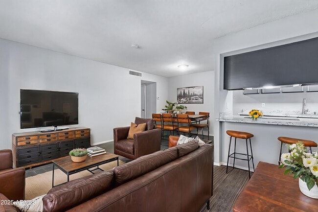 Building Photo - 5871 N 47th Dr