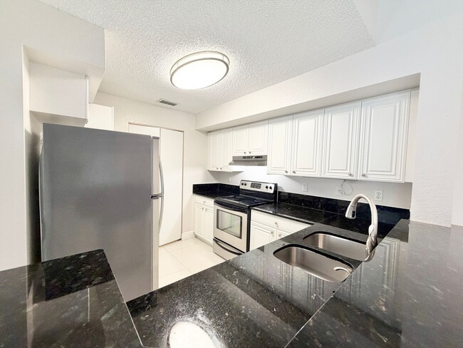 Building Photo - ** IBIS CLUB ** 1 BED / 1 BATH - CONDO - GATED COMMUNITY - SMALL PET OK! - ANNUAL RENTAL