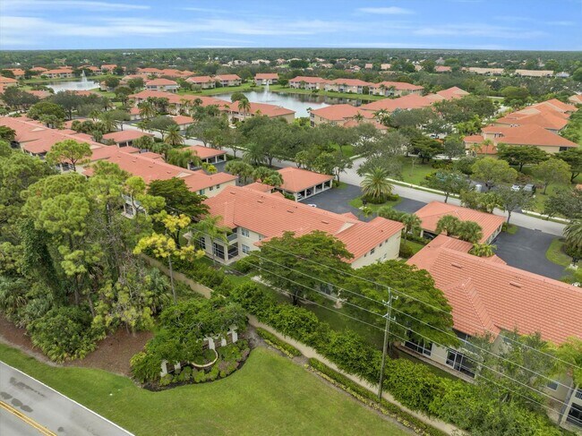 Building Photo - ***ANNUAL UNFURNISHED***NOW AVAILABLE***NO...