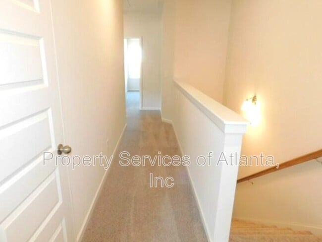 Building Photo - 246 Dupont Dr