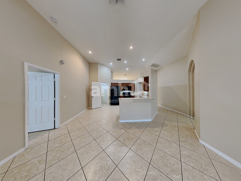 Building Photo - 28733 Midnight Star Loop