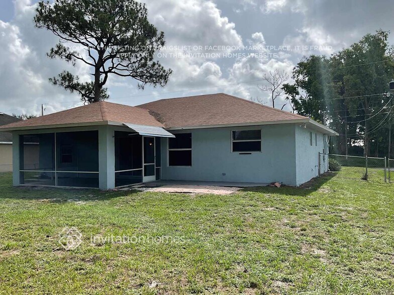 Building Photo - 4034 SW Hablow St