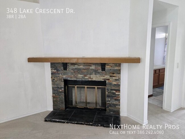 Building Photo - 348 Lake Crescent Dr