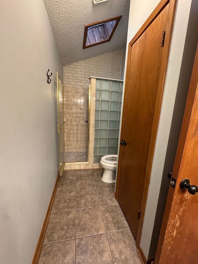 Building Photo - Spacious 2 Bed / 2 Bath Condo in Greenbria...