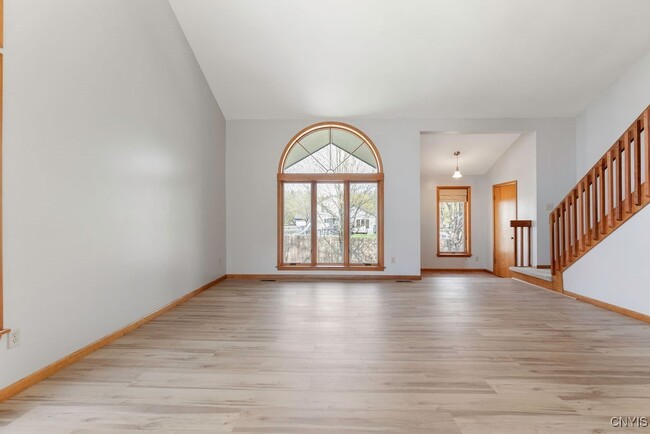 Building Photo - 3293 Greenleafe Dr