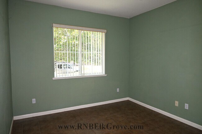 Building Photo - 5 Bedroom Home in Elk Grove! - Resident Benefit Package Property