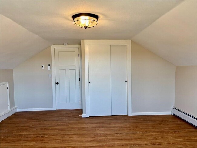 Building Photo - 5667 Dunning Ave