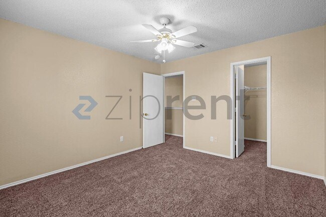 Building Photo - 1836 Vineridge Ln