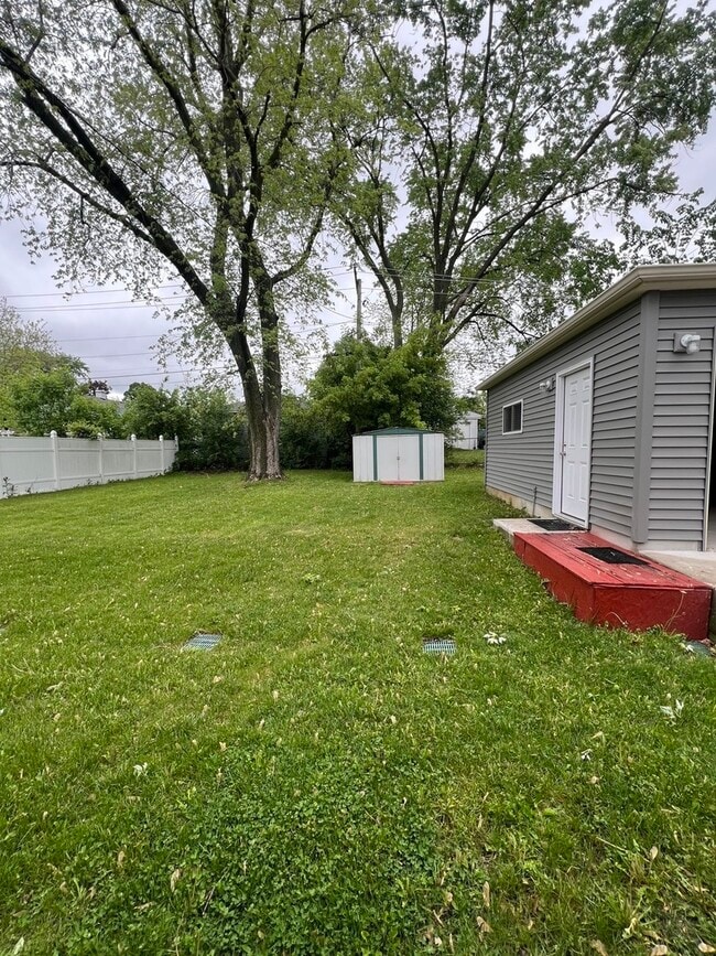 Building Photo - 102 Caddy Ave