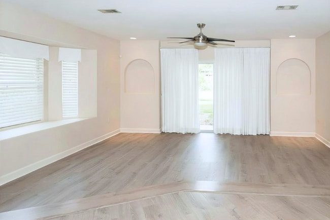 Building Photo - 234 Pelican Pl