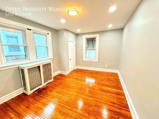 Building Photo - 5352 N 15th St