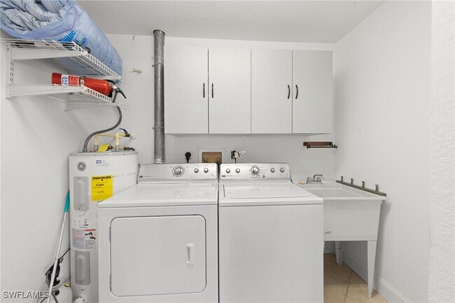 Building Photo - 170 SW 52nd St