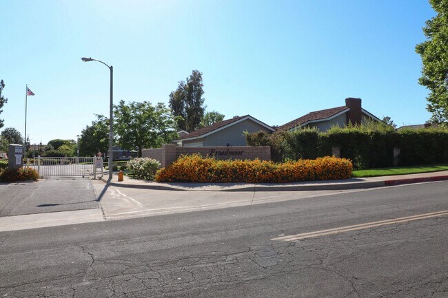 Building Photo - 1050 Pacifica Dr