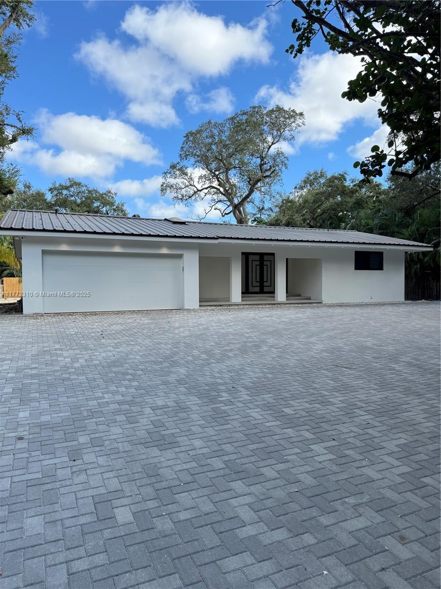Building Photo - 5841 SW 37th Ave