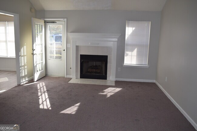 Building Photo - 4365 White Pines Ct