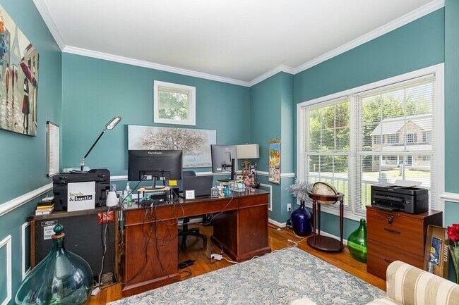 Building Photo - 11814 Gardenia Dr
