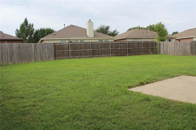 Building Photo - 1111 Cumberland Dr