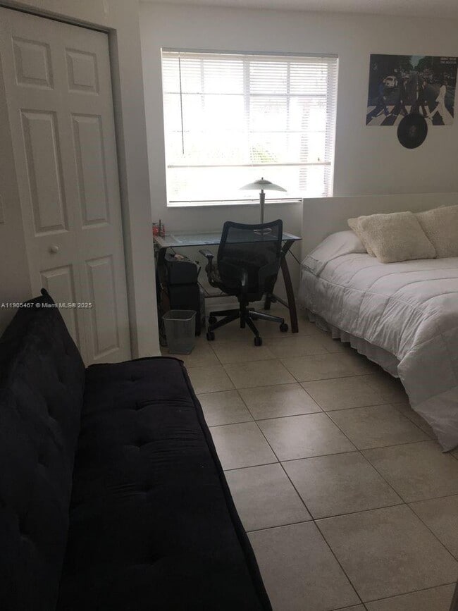 Building Photo - 3870 San Simeon Cir