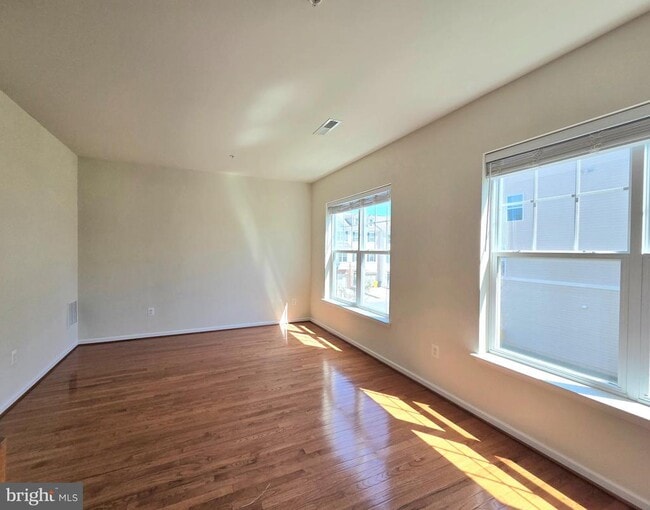 Building Photo - 1113 Red Hawk Way