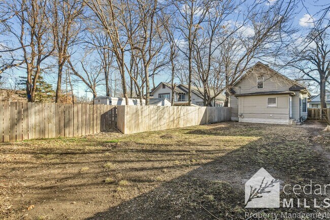 Building Photo - Single Family Home in Central Wichita