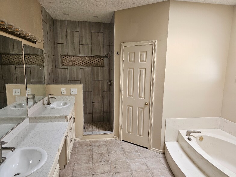 Building Photo - 2712 Powderhorn Dr