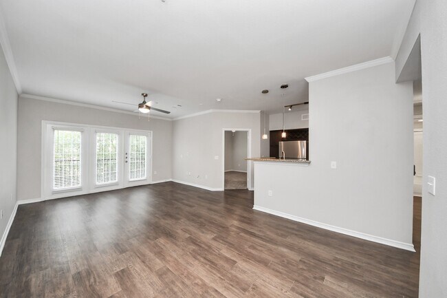 Building Photo - 3003 Memorial Ct