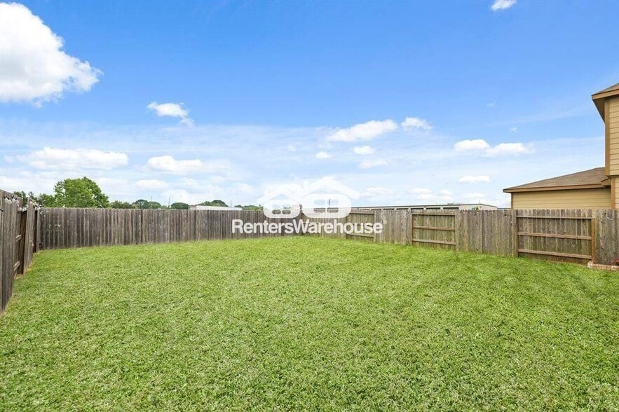 Building Photo - 4826 Hickory Deer Ln