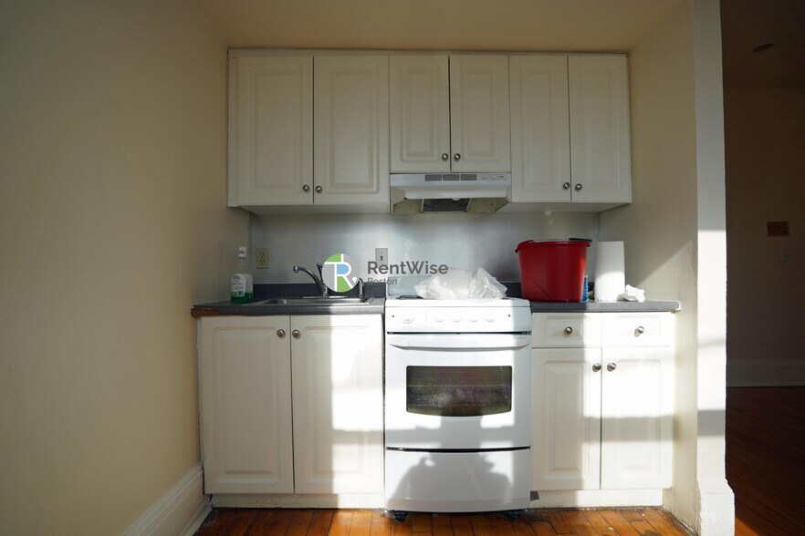 Building Photo - 1212 Commonwealth Ave