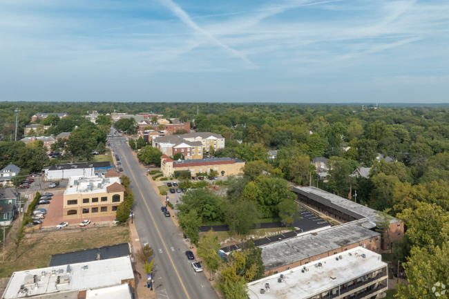 Building Photo - 129 E Lockwood Ave