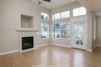 Building Photo - Stylish Beaverton Townhome with Attached Garage!